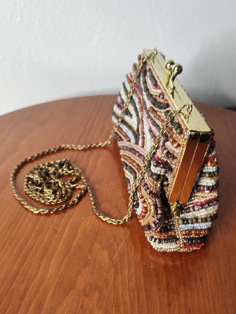 Elegant Embellished Beaded High-end Evening Clutch in Multicolor - Picture 2 of 8